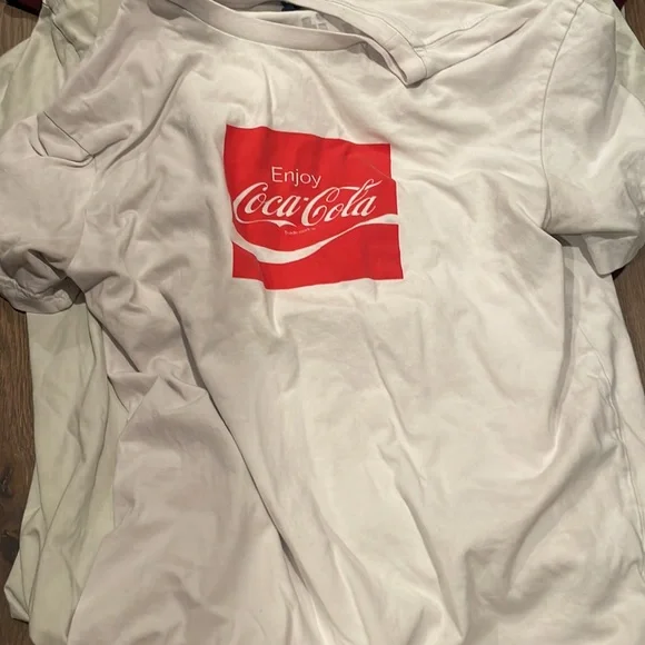 8 shirts from a variety of brands, sizes rang from small to medium, - Picture 2 of 13